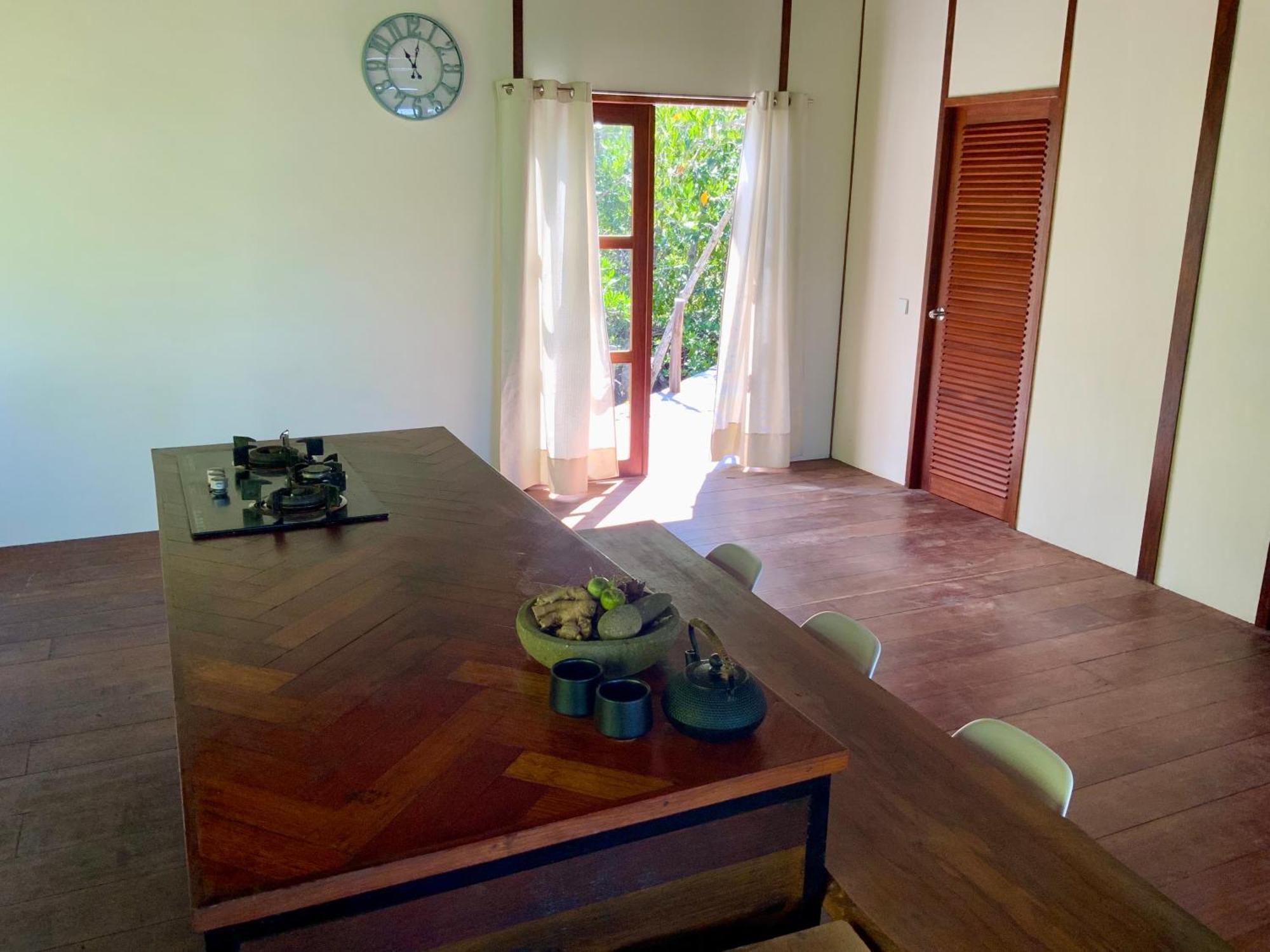 Villa Luzo & Tours Saonek Esterno foto